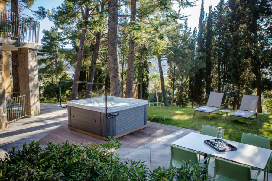 Deluxe Suite Vista Mare con terazza e vasca idromassaggio esterna 8 Deluxe Suite Vista Mare con terazza e vasca idromassaggio esterna 8