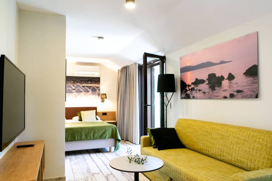 Deluxe Suite Vista Mare con terazza e vasca idromassaggio esterna 9 Deluxe Suite Vista Mare con terazza e vasca idromassaggio esterna 9